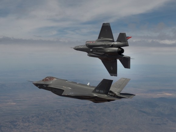 F-35 voando em elemento - foto 2 jsfmil