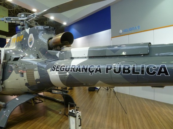 [Brasil] Camuflagem do novo helicóptero da PM do Paraná EC-130-B4-do-Grupamento-Aeropolicial-Resgate-Aéreo-da-Polícia-Militar-do-Estado-do-Paraná-estava-pintado-com-a-camuflagem-proposta-pelo-jornalista-e-designer-Alexandre-Galante-5-580x435
