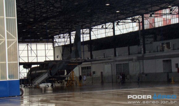 C-105 em revisão no PAMA-SP 2011 - foto Nunão - Poder Aéreo