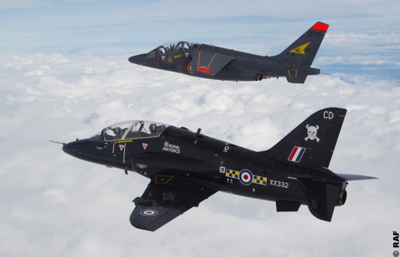 Hawk da RAF e Alpha Jet do Armee de lair no exercício EPIAS - foto RAF via Força Aérea Francesa
