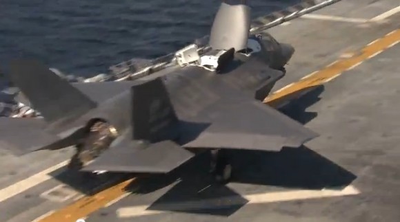 Primeira decolagem de F-35B de convoo - imagem vídeo Lockheed Martin