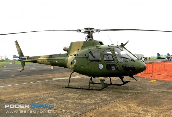 [Brasil] Forças Armadas terão um único helicóptero de instrução básica HA-1-Esquilo-do-EB-no-portões-abertos-do-DCTA-foto-Rodrigo-Durighello-Poder-Aéreo-580x395
