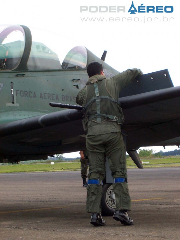 A-29 Super Tucano em São José dos Campos - foto Nunão - Poder Aéreo