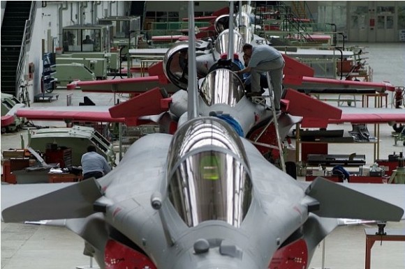 linha de montagem do Rafale - foto Dassault