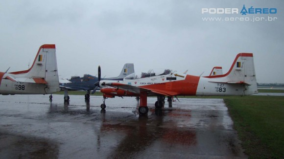 EDA 60 anos - T-27 Tucanos em área distante do público na manhã de sábado - foto Nunão - Poder Aéreo