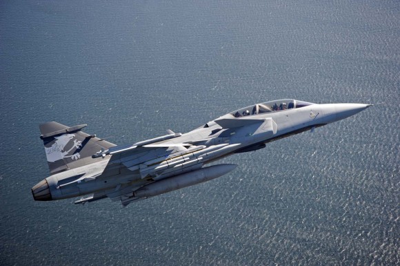 Gripen NG Demo com mísseis Meteor e IRIS T em testes pelos suíços - foto Saab