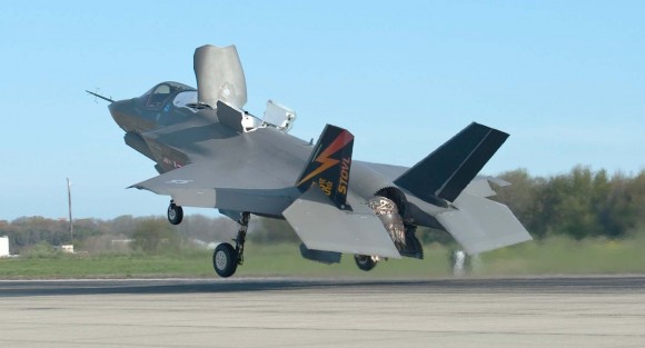 F-35B em testes - foto jsfmil