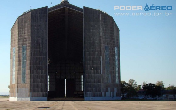 Hangar do Zeppelin na Base Aérea de Santa Cruz - foto Nunão - Poder Aéreo