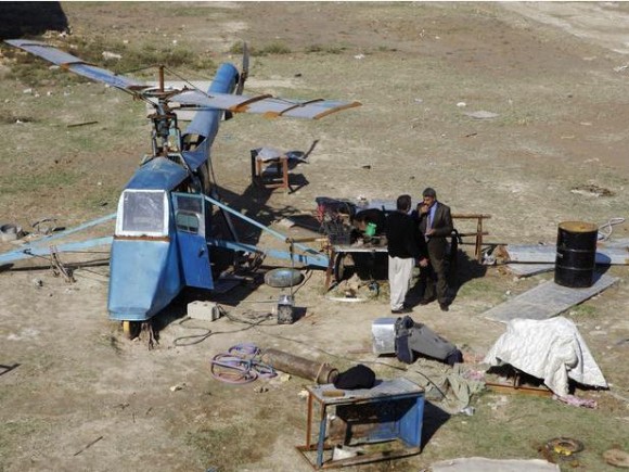 [Internacional] Iraquiano constrói helicóptero caseiro para proteger seu país Iraquiano-constrói-helicóptero-caseiro-foto-2-AP-via-Terra-580x435