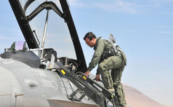 MD do Chile sobe em F-16D Block 50 - foto FACh