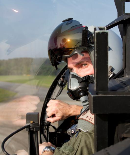 Capitão Jeffery Thomason do 44thFS em seu F-15 - foto USAF