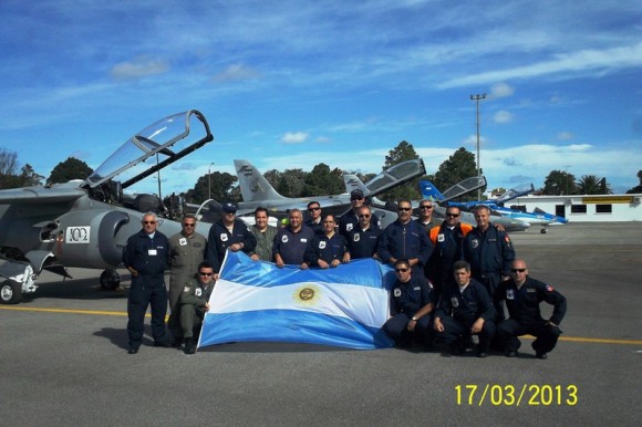 IA-63 PAMPA II no centenário da Av Militar Uruguaia - foto 4 Força Aérea Argentina