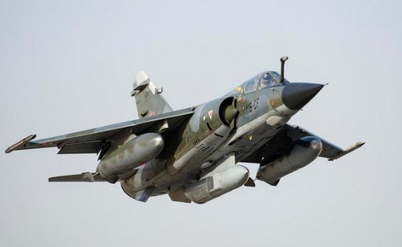 Mirage F1 deixa o Chade - foto Força Aérea Francesa