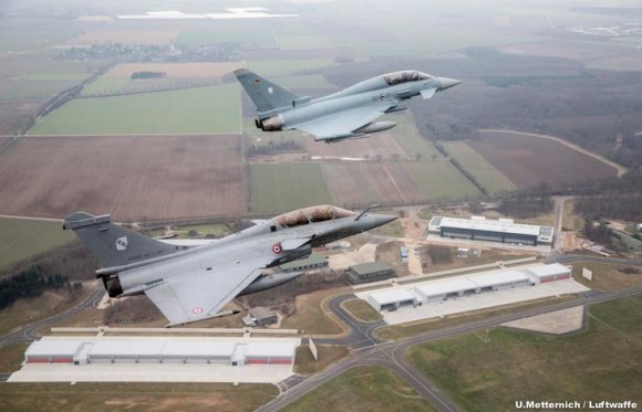 Rafale e Typhoon em patrulha conjunta - foto Luftwaffe via Força Aérea Francesa
