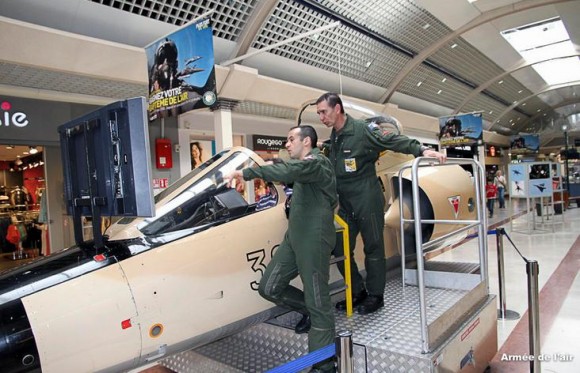 Cabine simuladora de voo de Mirage F1 - foto Força Aérea Francesa