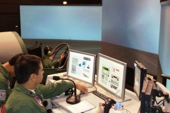 A-29 Esquadrilha da Fumaça - treinamento no simulador do Esquadrão Flecha -  foto FAB