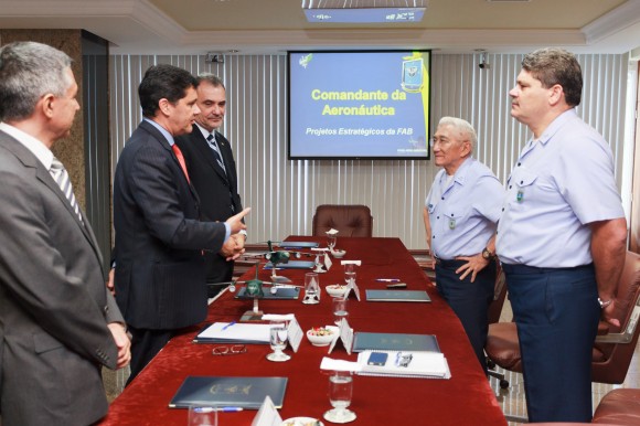 Parlamentares da Comissão de Defesa Nacional conhecem projetos da FAB