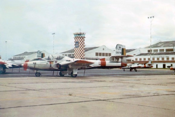 T-37C-0878 - foto arquivo Camazano
