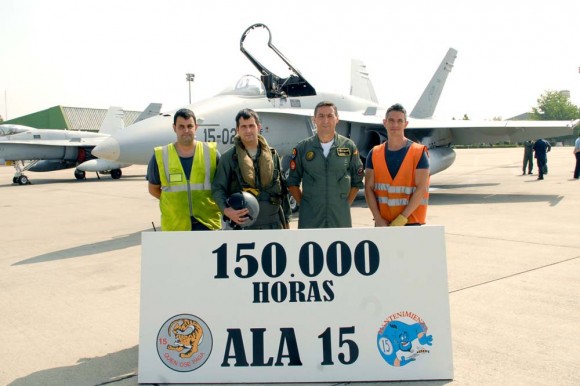 150 mil horas de voo em F-18 Hornet - C15 - na Ala 15 - foto 2 Força Aérea Espanhola
