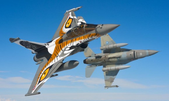 Tiger Meet 2013 - Rafale e F-16 - foto via Força Aérea Francesa