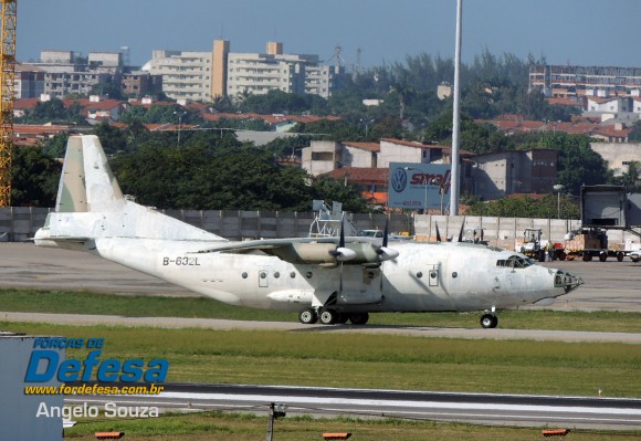 Y-8 da Venezuela em Fortaleza - foto angelo souza