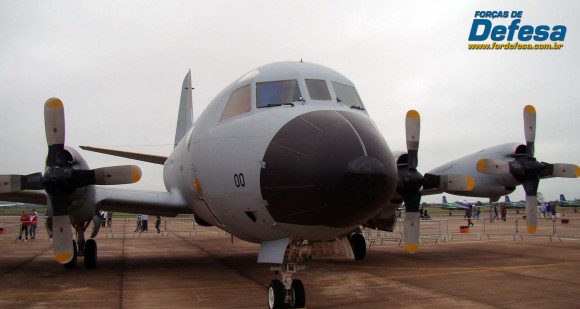 P-3AM da FAB na AFA em 2012 - foto Nunão - Forças de Defesa