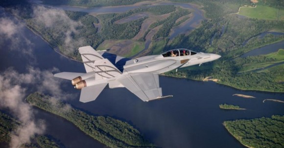 Super Hornet cm CFT - foto Boeing