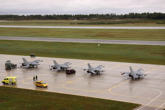 caças  F-16 belgas em Siuliai - foto MD Lituânia