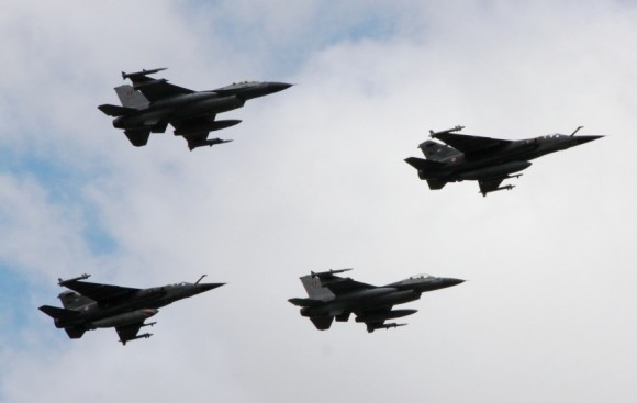 caças Mirage F1 franceses e F-16 belgas - foto 2 MD Lituânia