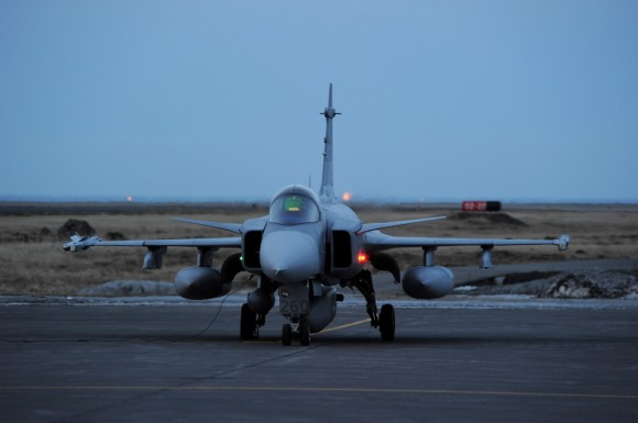 Gripen sueco no Iceland Air Meet 2014 - foto 2 Forças Armadas da Suécia
