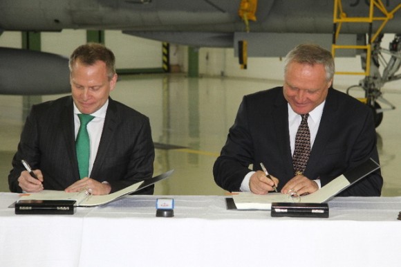 Gripen - assinatura extensão contrato de leasing - foto 2 MD República Tcheca