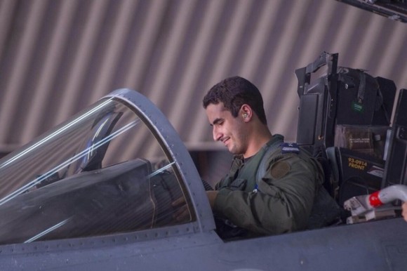 Príncipe Khaled bin Salman da Arábia Saudita em caça após missõa na Síria - foto Saudi Press Agency - AFP