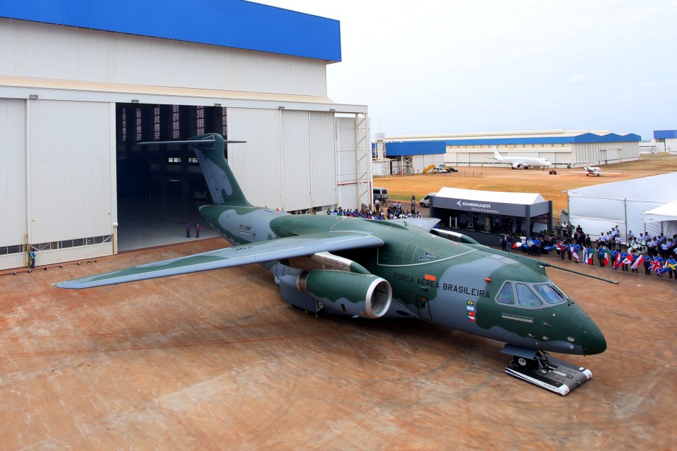 KC-390 roll-out 3