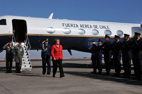 Salitre 2014 - chegada presidente Bachelet - foto FACh