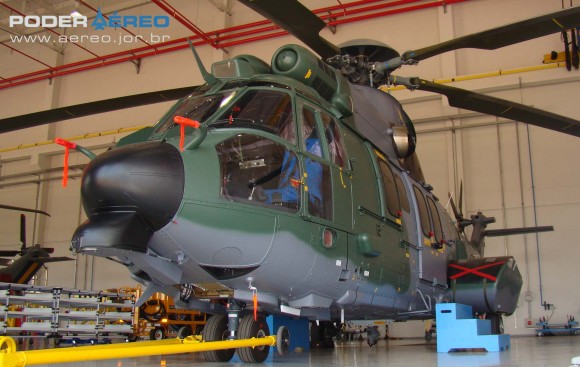 EC725 destinado à FAB na fábrica da Helibras em Itajubá - foto Nunão - Poder Aéreo
