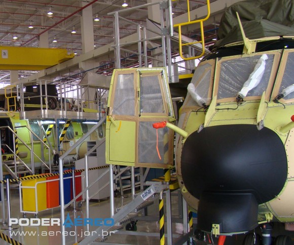 EC725 na linha de montagem da Helibras em Itajubá - foto Nunão - Poder Aéreo