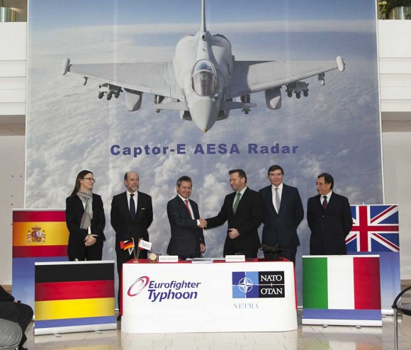 Eurofighter Typhoon - radar Captor E-Scan - assinatura contrato - foto Eurofighter