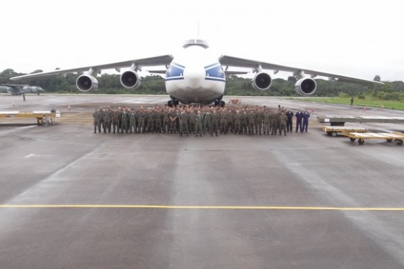 chegada últimos Mi-35 encomendados em Antonov 124 - foto FAB