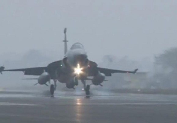JF-17 Thunder introduzido na CCS da PAF - cena 2 vídeo Newsone