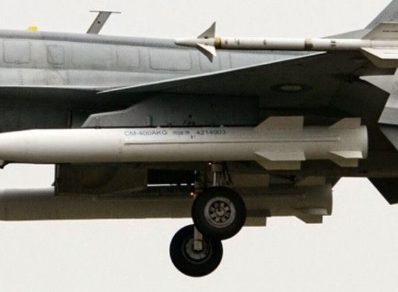 Pakistan Air Force JF-17 fighter with CM-400AKG supersonic ground missiles 2