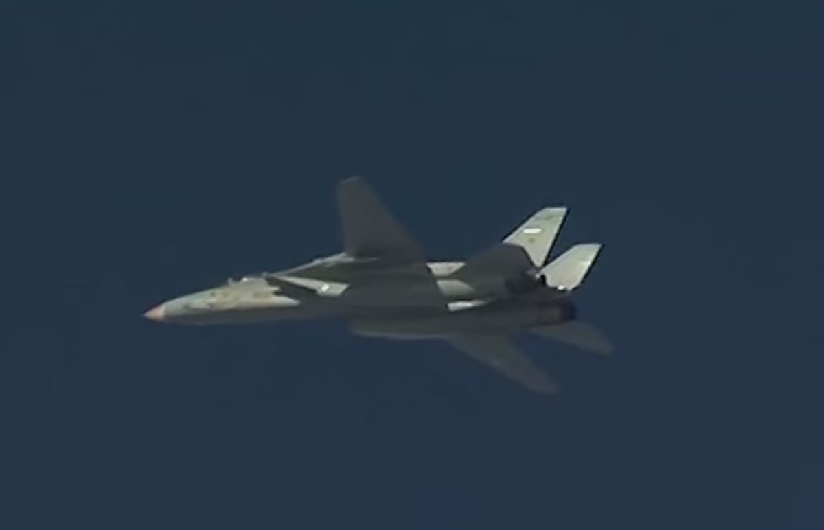F-14 da IRIAF intercepta Tu-95 russo 2
