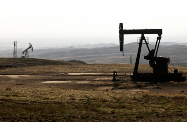 syria-oil-rig-daesh-2013-AFP
