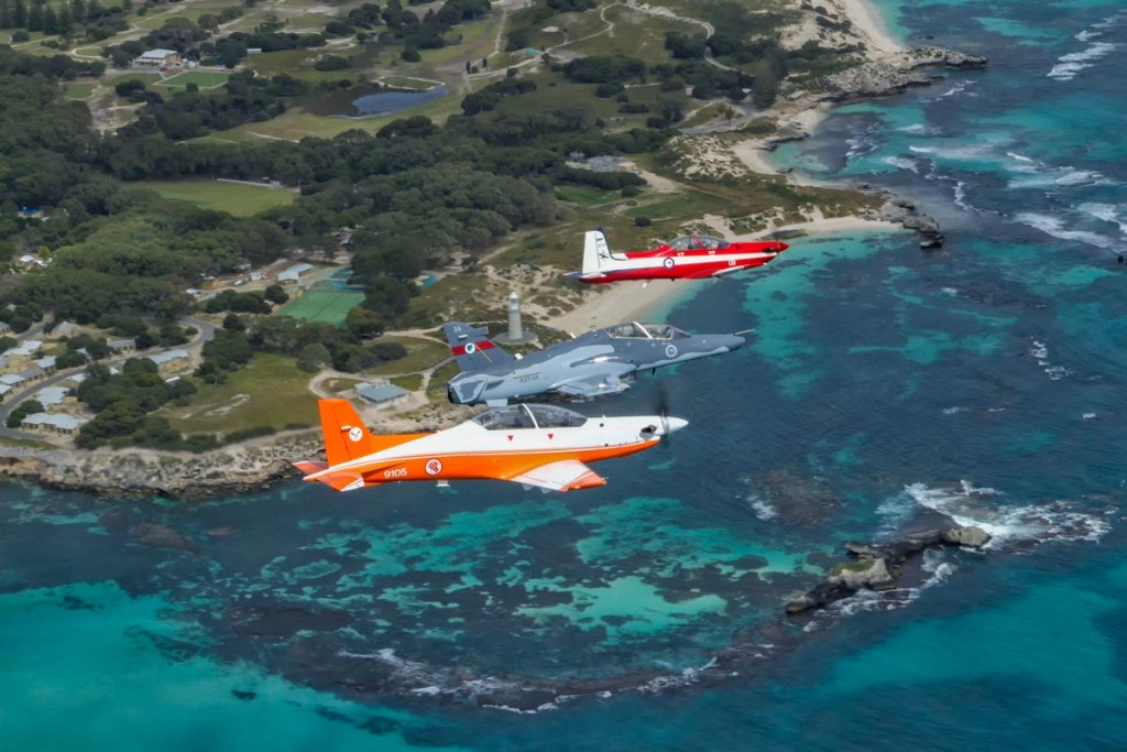 Pilatus PC-21 de Singapura, BAE Systems Hawk 127 e Pilatus PC-9 da RAAF