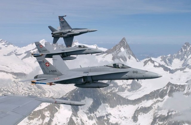 FA-18 - foto Força Aérea Suíça