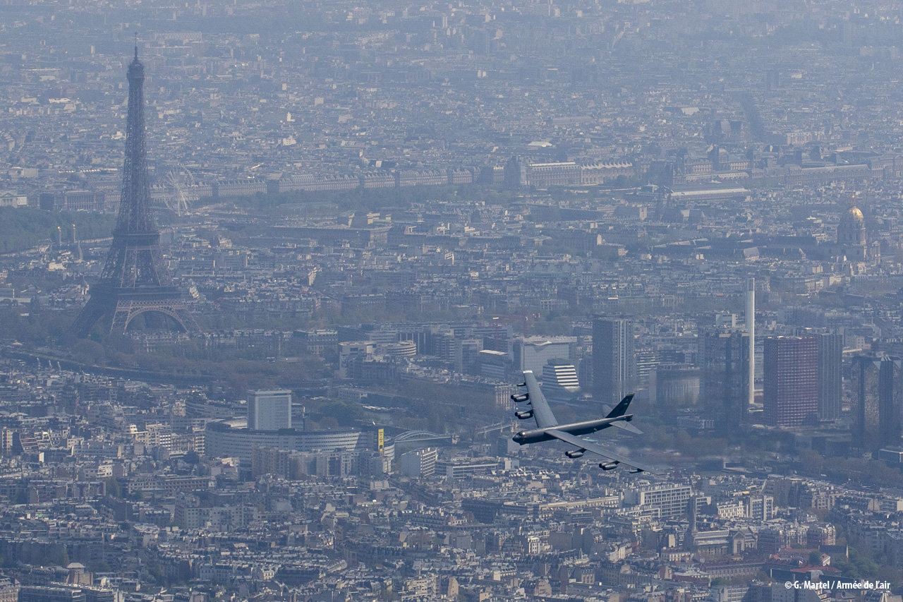 centenario La Fayette - passagem B-52 - foto Forca Aerea Francesa