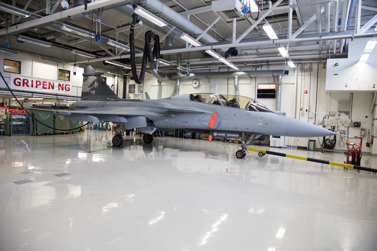 Visita hangar testes Saab 19-5-2016 - foto 2 Saab