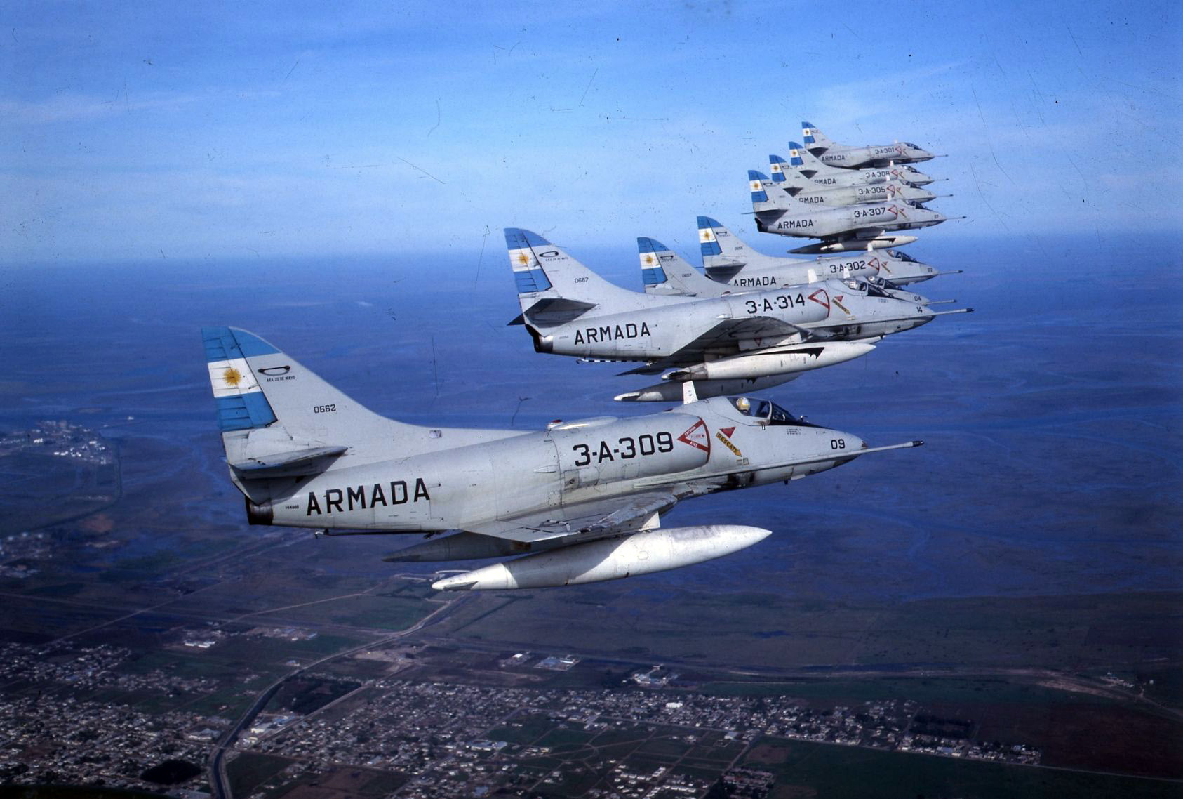 Resultado de imagen para Avion de combate Argentino en Malvinas