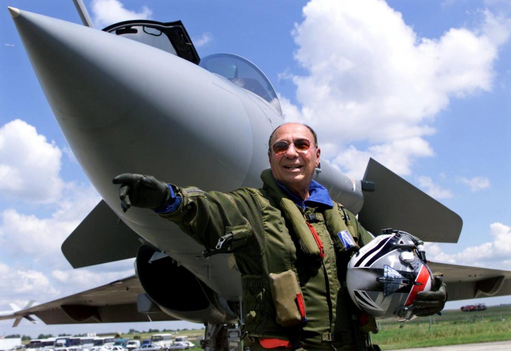 Serge Dassault e o Rafale, em 1999 - Foto Reutres/Charles Platiau