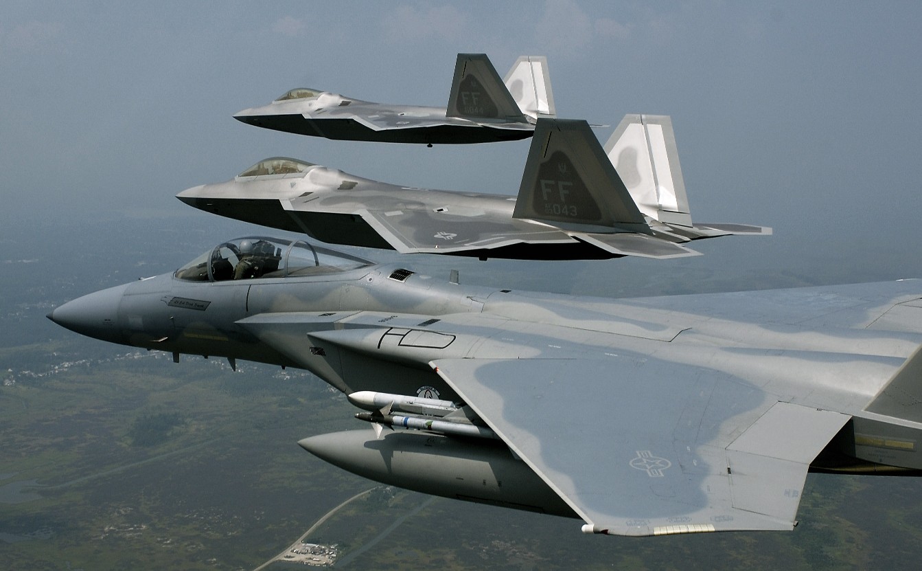 f-15-e-f-22-foto-usaf