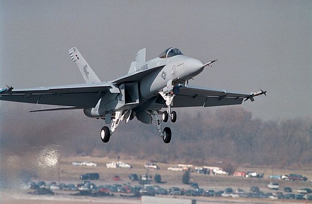 http://www.aereo.jor.br/wp-content/uploads/2009/07/f-18-super-hornet-foto-boeing1.jpg